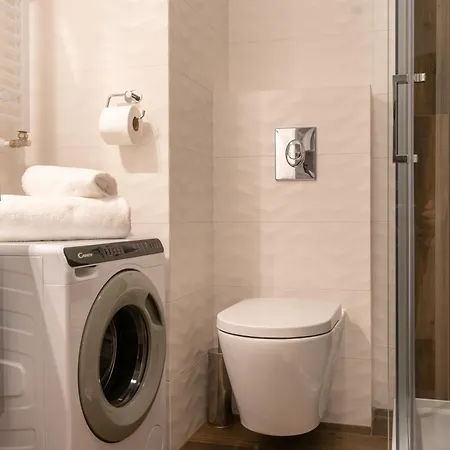 Zygmunta Standard By Bookinghost * Gliwice