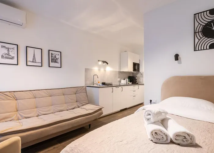 Zygmunta Standard By Bookinghost Appartement