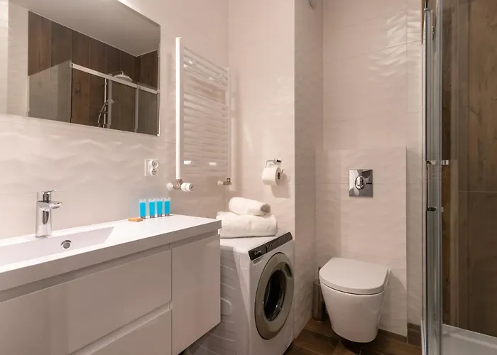 Zygmunta Standard By Bookinghost