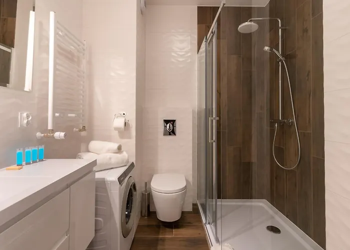 Zygmunta Standard By Bookinghost * Gliwice